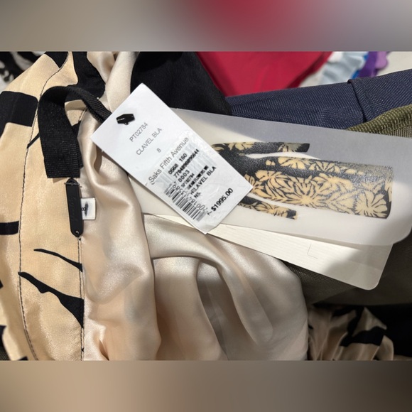 $1995 Johanna Ortiz
Dream Flowers Silk Midi-Dress size 8 - Picture 12 of 13